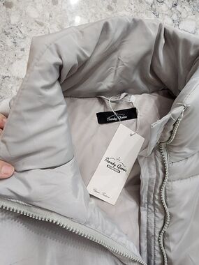 Trendy Queen Women's Light Gray/Silver Puffer Vest